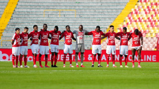 Santa Fe sufriría la baja de reciente campeón para la Sudamericana - VizzorImage