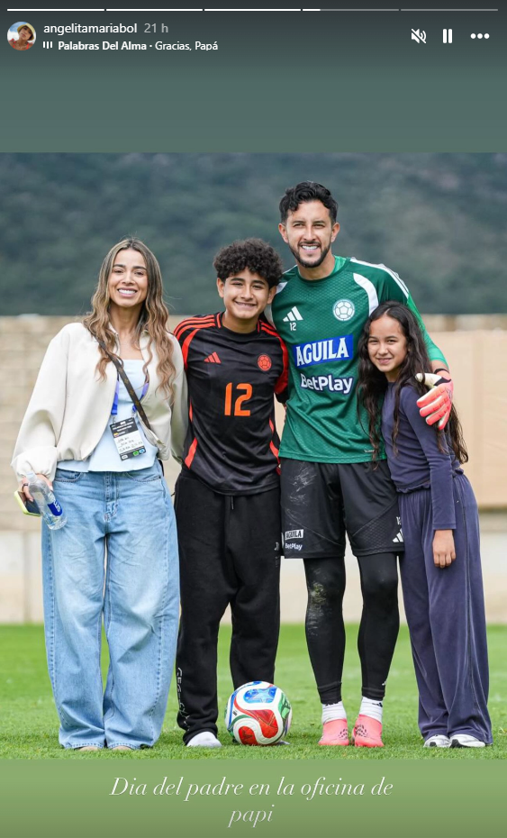 Camilo Vargas recibió a su familia en pleno entreno con Colombia - Instagram