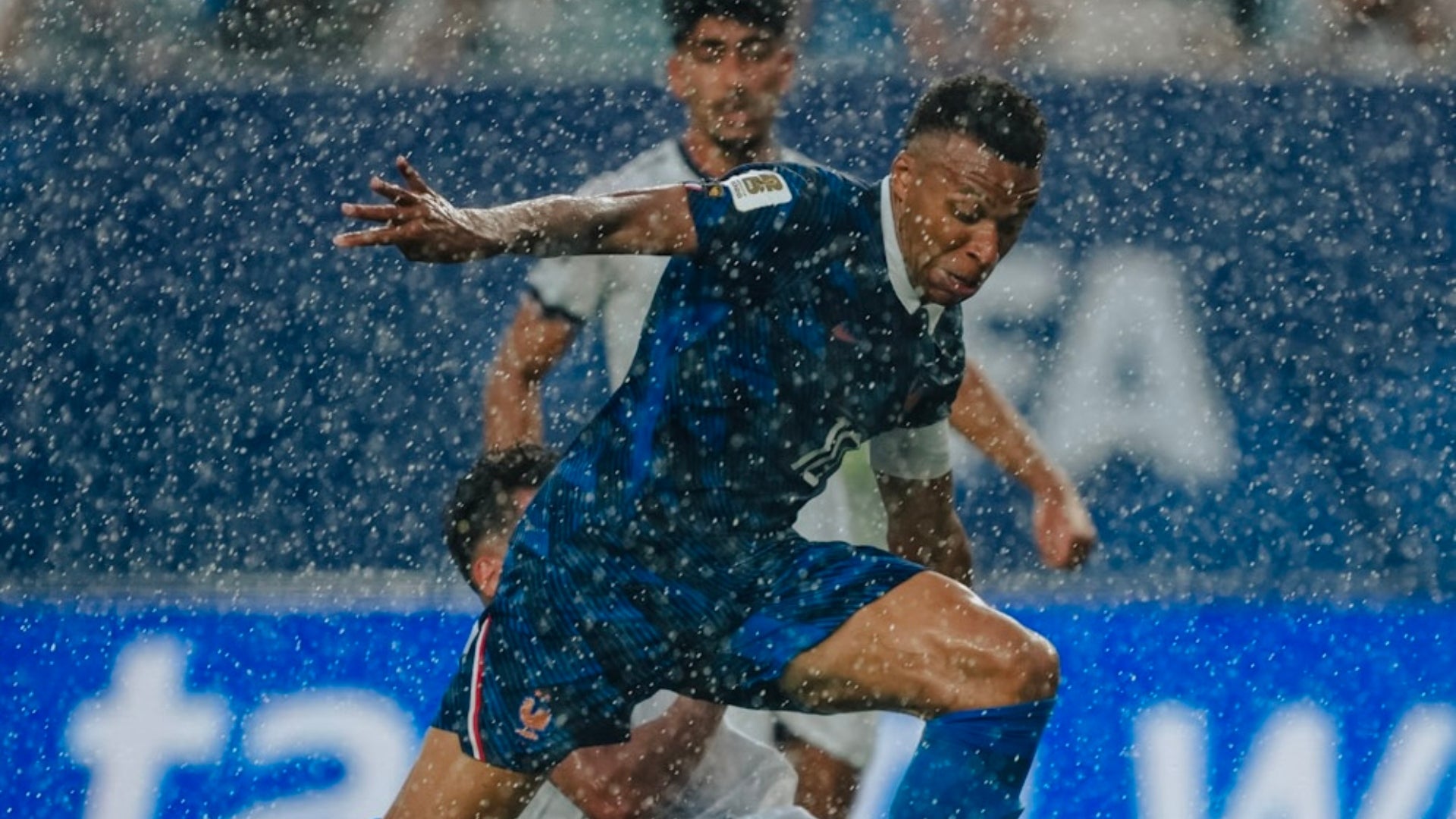 Irak cometió insólito blooper y Mbappé marcó doblete en Francia - @equipedefrance