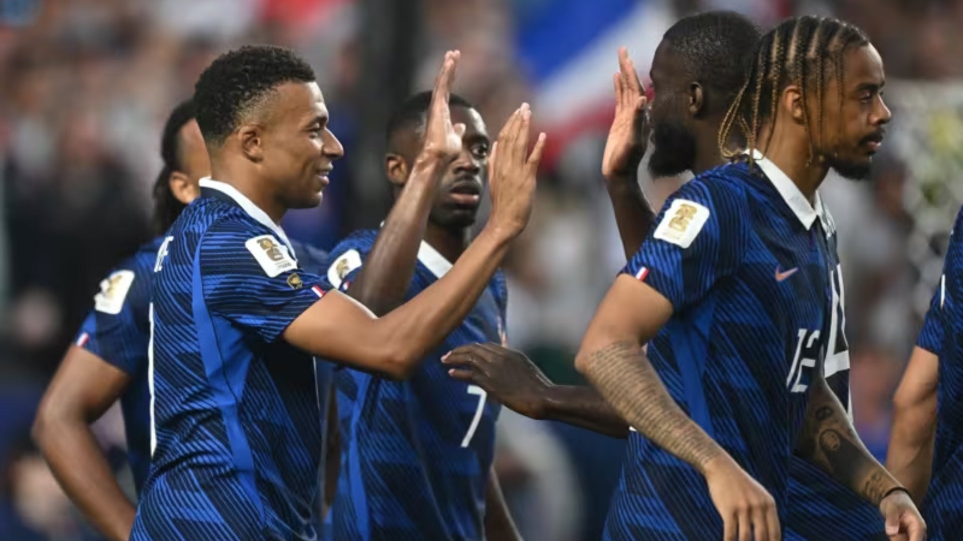 Francia goleó a Irak con doblete de Mbappé y clasificó a 16avos - FIFA