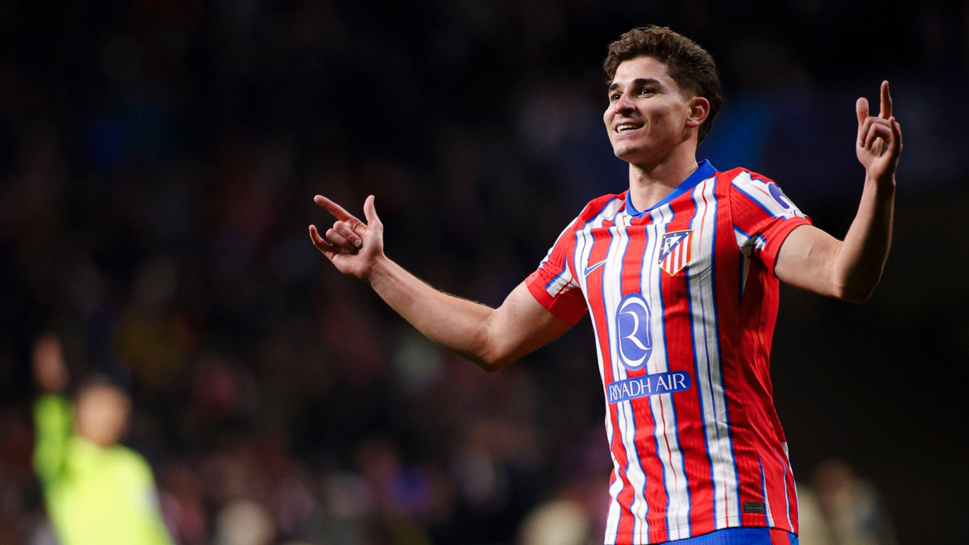 Hinchas de Atlético Madrid reaccionan con violencia a confesión de Julián Álvarez - @Atleti