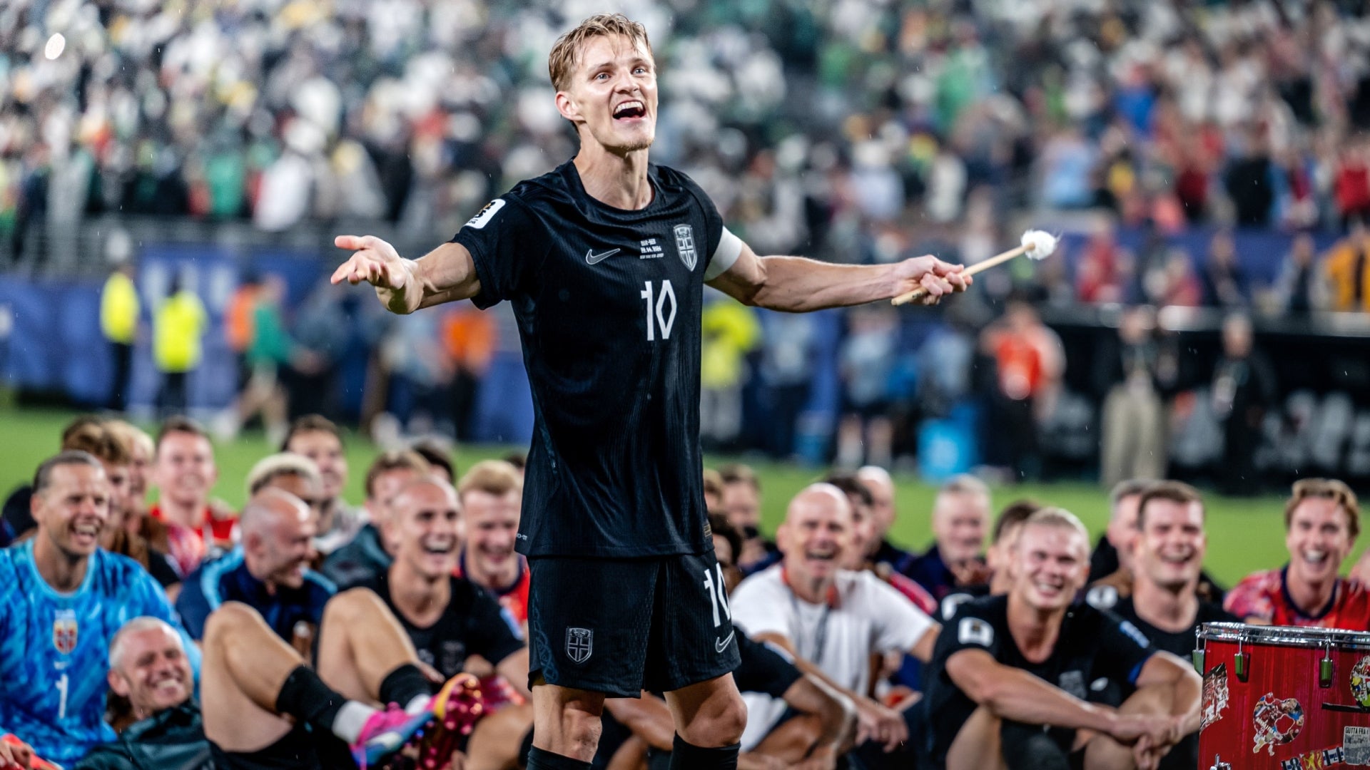 Noruega e hinchas festejan su clasificación con el 'Remo Vikingo' - FIFA