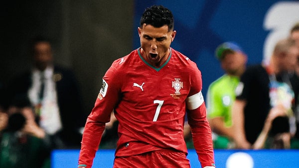 Portugal aplastó a Uzbekistán con doblete de Cristiano en la Copa Mundial de la FIFA™ Portugal aplastó a Uzbekistán con doblete de Cristiano en la Copa Mundial de la FIFA™