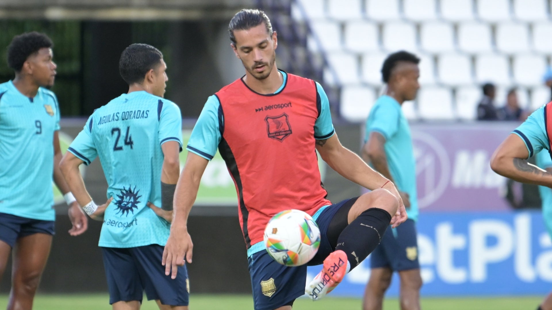 Joaquín Varela fue presentado con su nuevo club