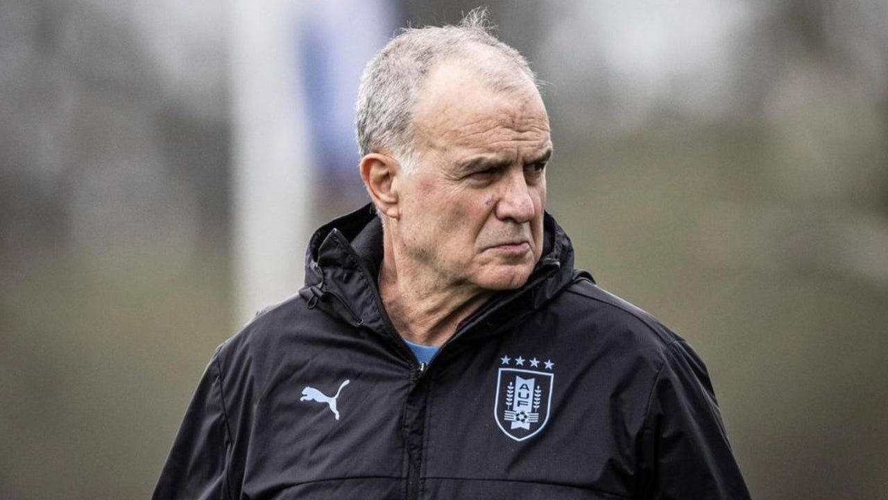 Bielsa explotó tras eliminación de Uruguay en la Copa Mundial de la FIFA™