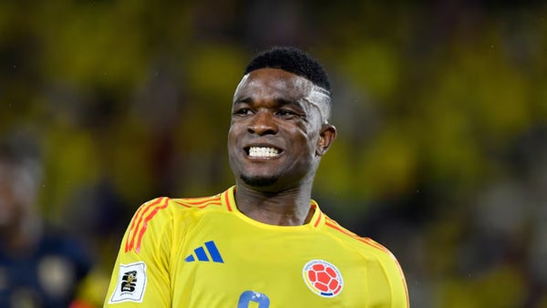 Duro golpe para Colombia: Jhon Córdoba salió lesionado ante Ghana