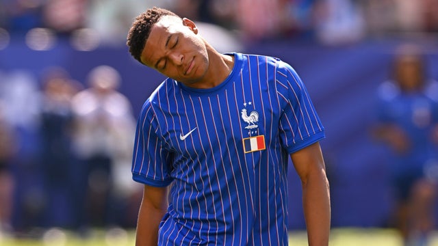 Mbappé pidió roja por una agresión