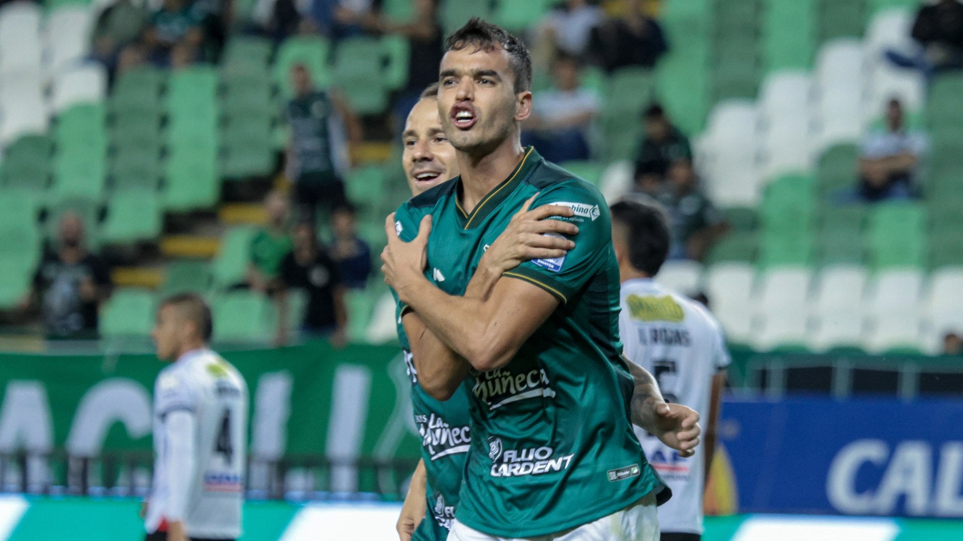 Felipe Aguilar fue presentado en su nuevo club