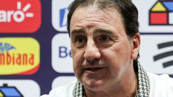Néstor Lorenzo habló del problema de Colombia tras quedar eliminado Néstor Lorenzo habló del problema de Colombia tras quedar eliminado