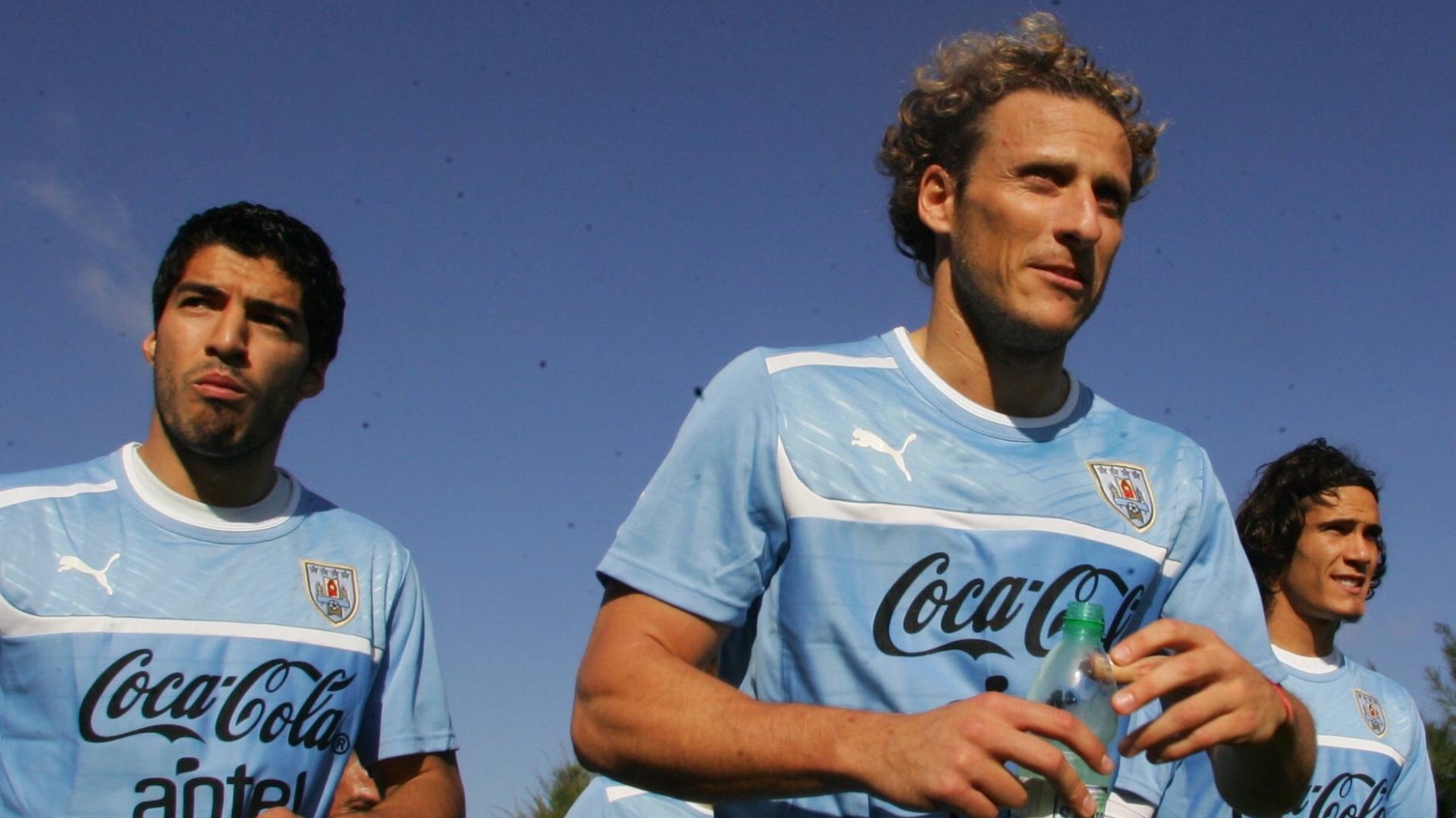 Diego Forlán asume el mando de Uruguay