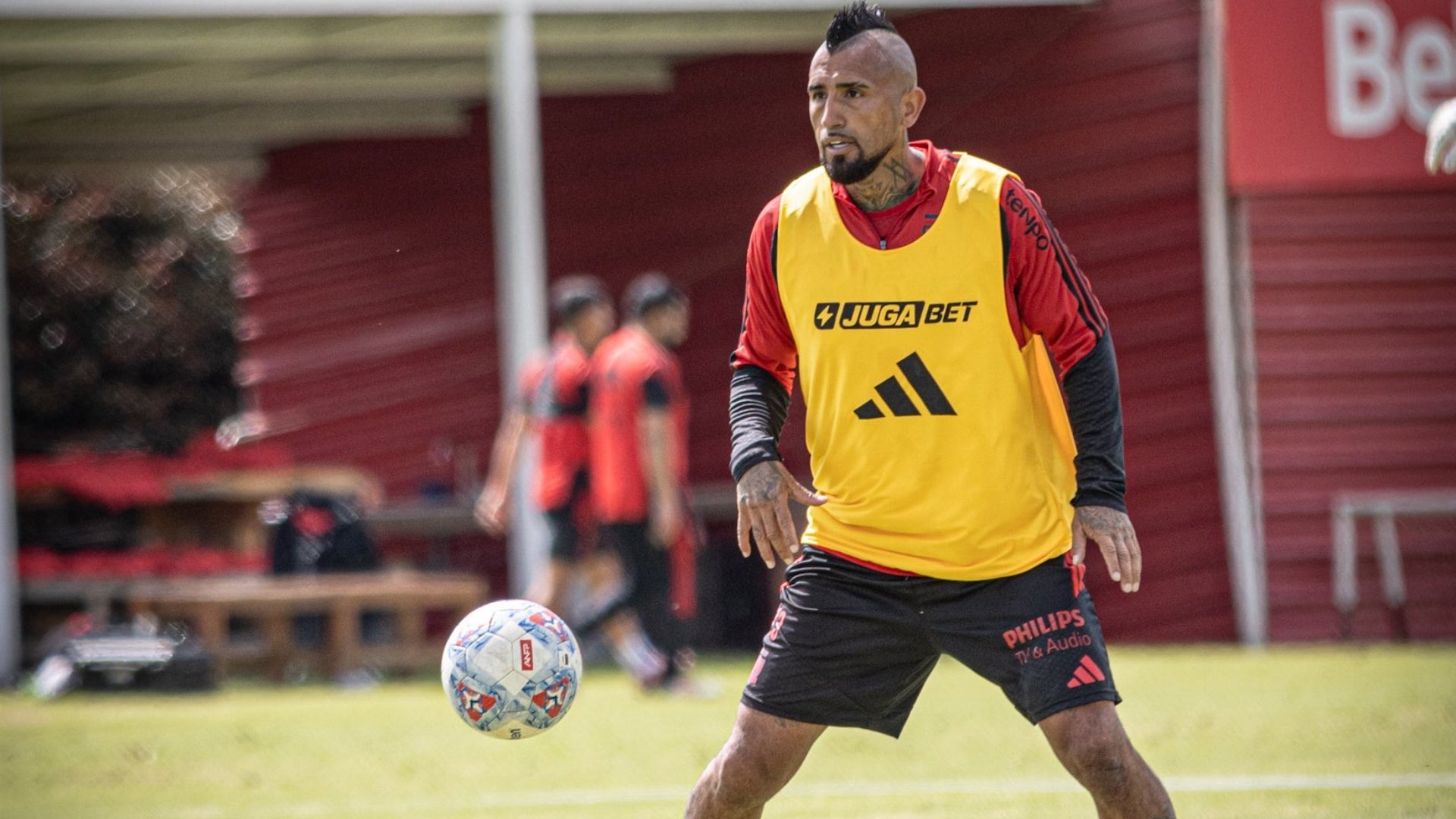 Arturo Vidal entrenó con Santa Fe