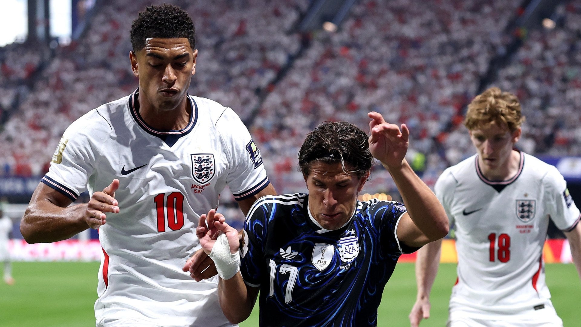 Inglaterra vs. Argentina tuvo momentos de tensión