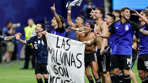 Argentina podría recibir una sanción de la FIFA tras vencer a Inglaterra Argentina podría recibir una sanción de la FIFA tras vencer a Inglaterra
