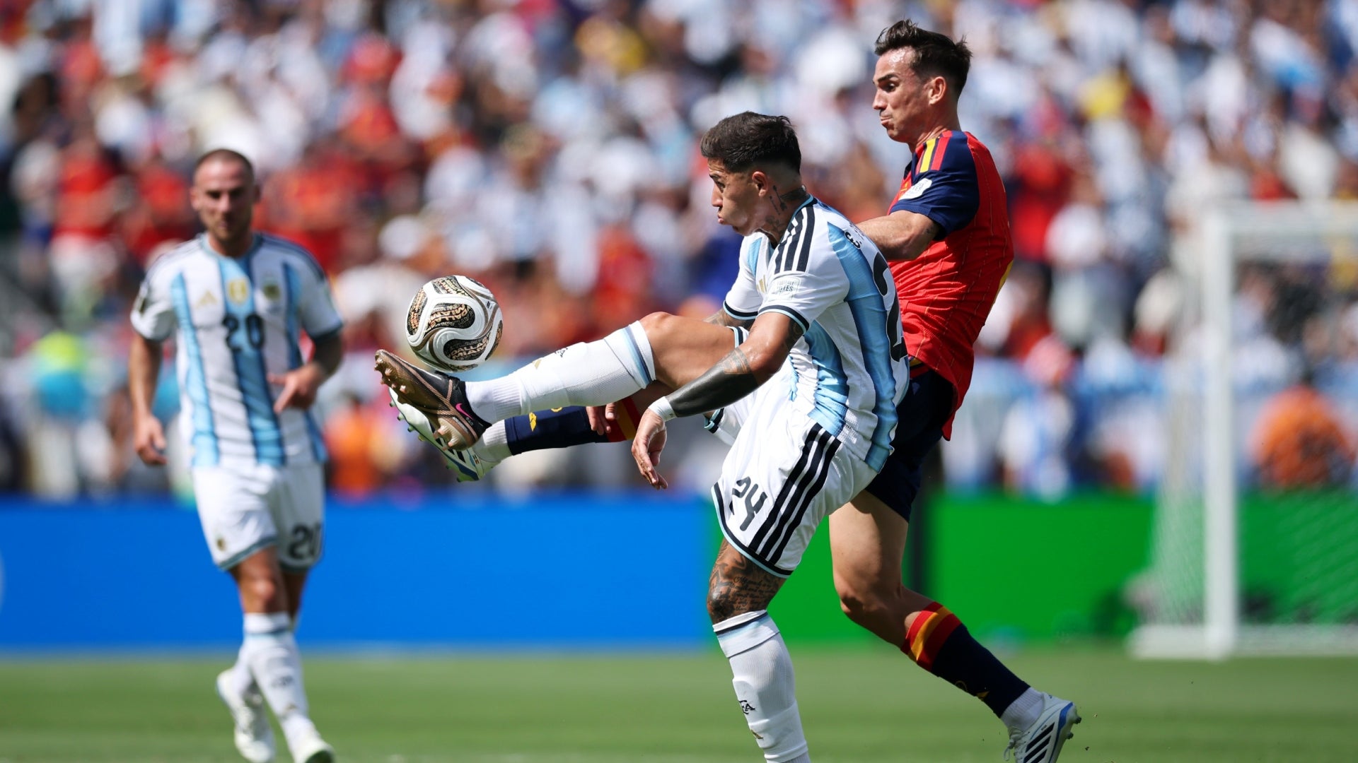 Enzo Fernández deja a Argentina con uno menos por roja vs. España - @Argentina