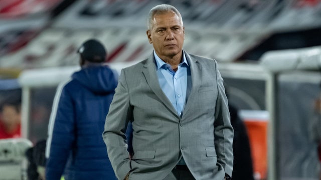 Hernán Torres no es más técnico de Orense