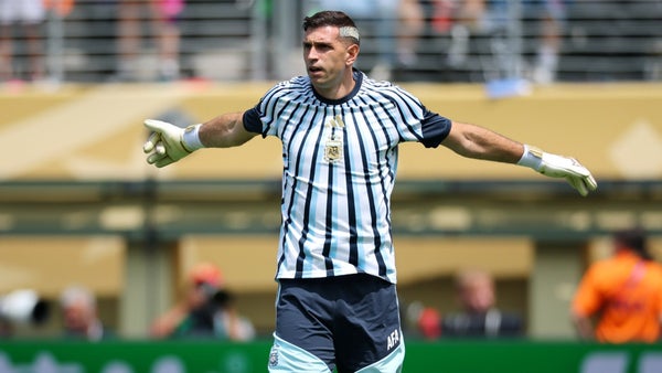 Dibu Martínez pone en duda su futuro en la selección de Argentina Dibu Martínez pone en duda su futuro en la selección de Argentina