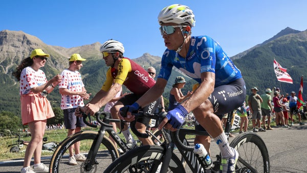 Einer Rubio protagonizó un insólito accidente y abandonó el Tour Einer Rubio protagonizó un insólito accidente y abandonó el Tour