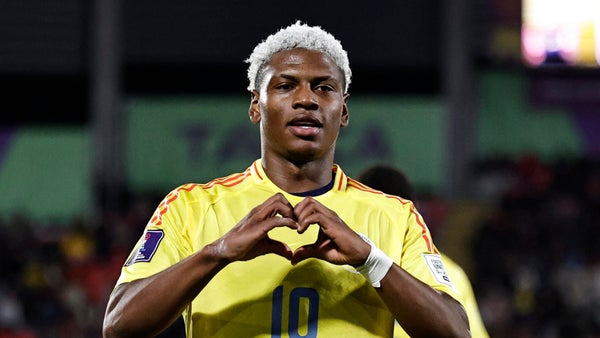 Óscar Perea sale de Europa y es presentado en su nuevo club