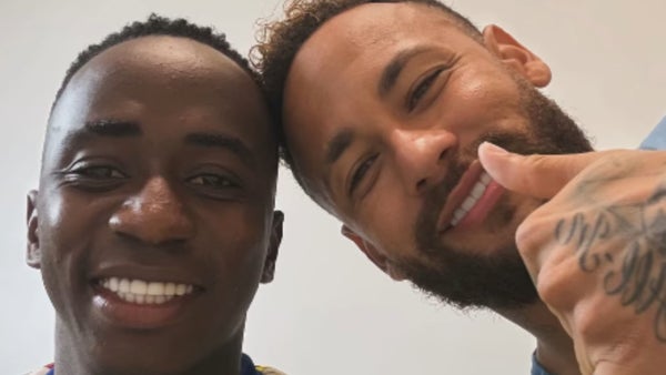 ‘Shirra’ Mosquera sorprendió a Neymar con inesperado beso ‘Shirra’ Mosquera sorprendió a Neymar con inesperado beso