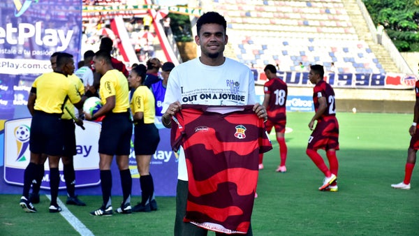 Luis Díaz recibió homenaje en el duelo Barranquilla vs. Junior Luis Díaz recibió homenaje en el duelo Barranquilla vs. Junior