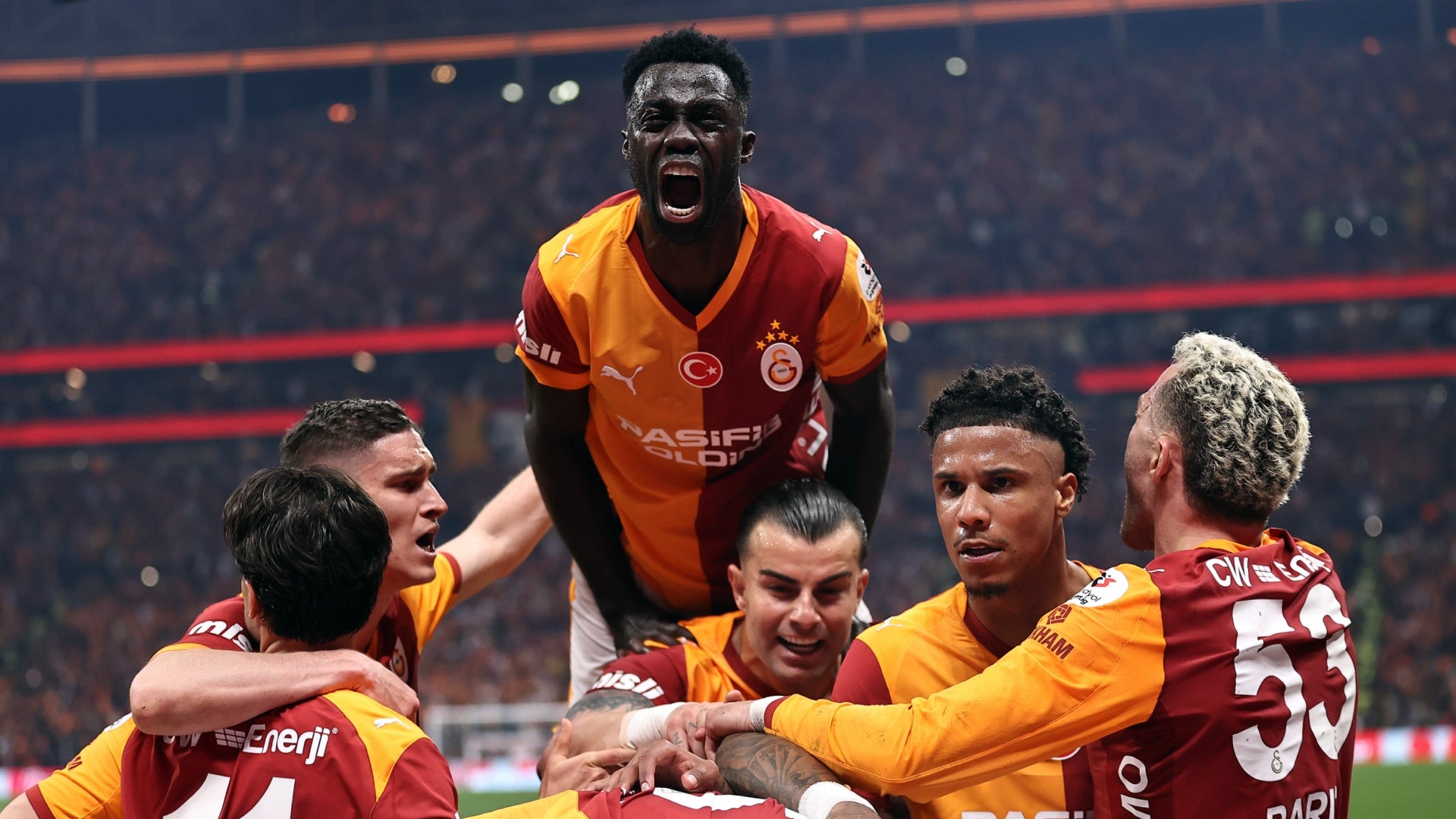 Esto pediría Galatasaray por Davinson Sánchez