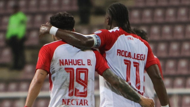 Portero de Caracas le negó un golazo a Rodallega con Santa Fe - @SantaFe