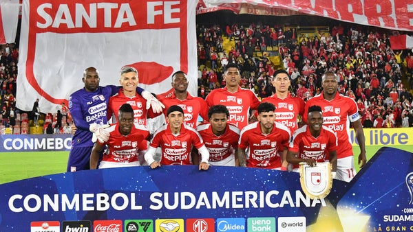 Santa Fe revoluciona a su hinchada con una noticia en Sudamericana