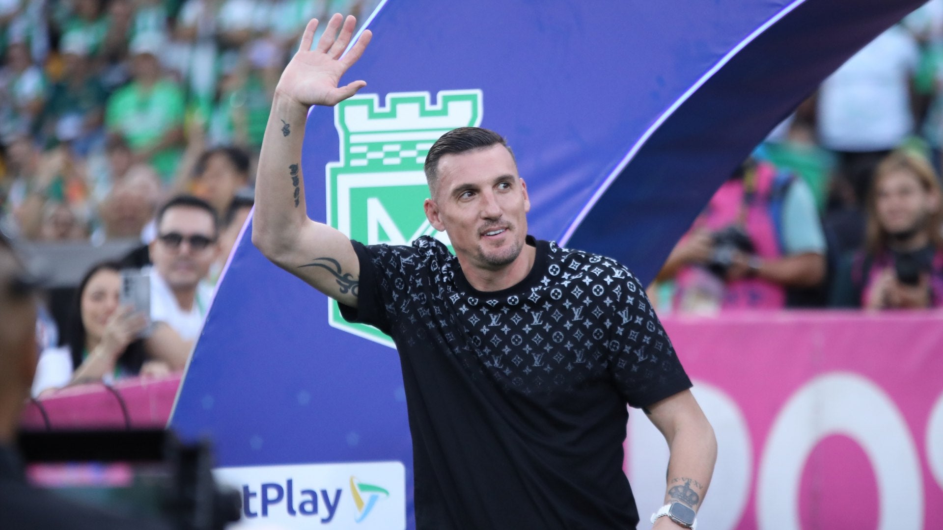 Armani realizó una gran atajada ante Jaguares
