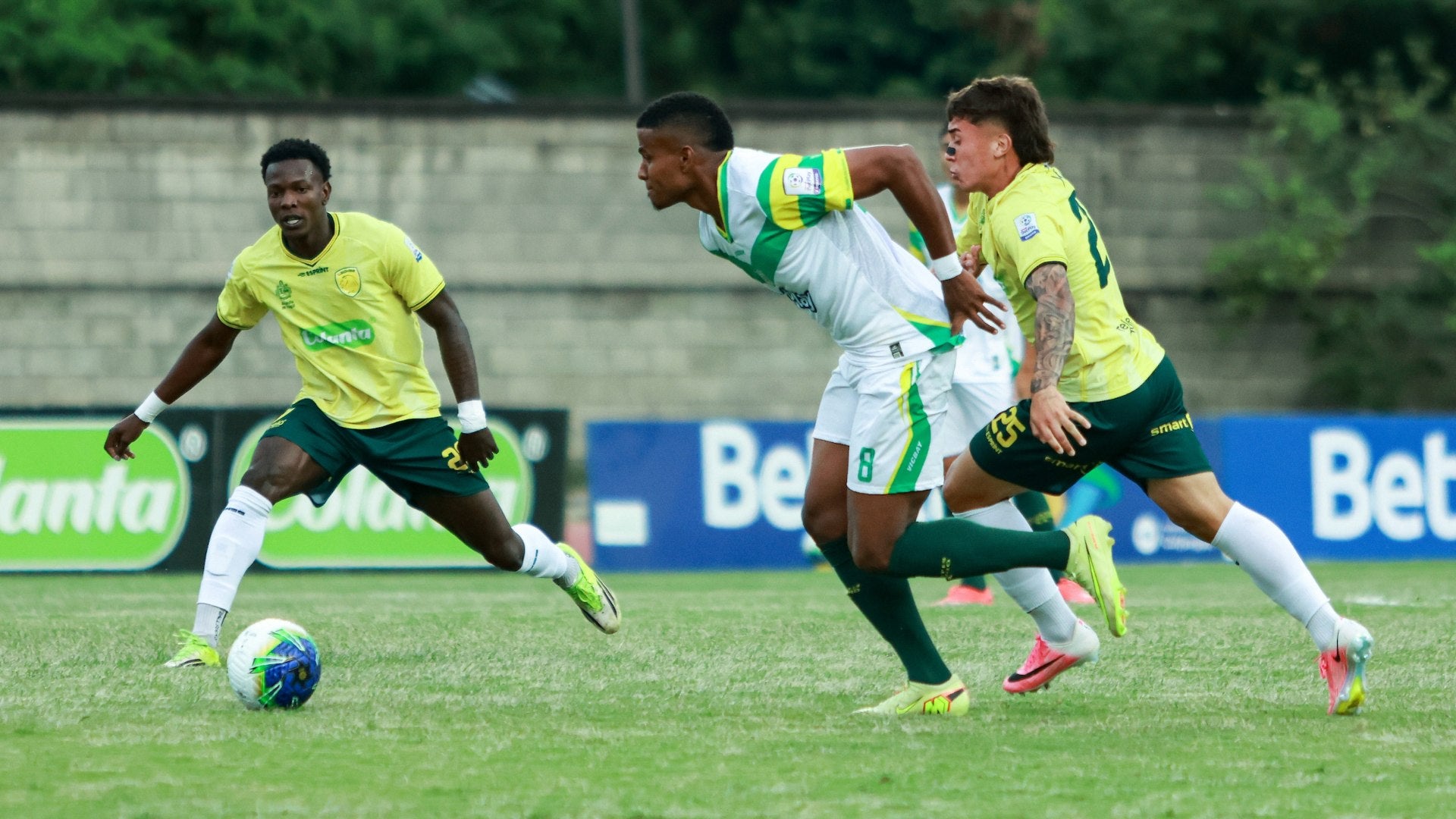 Leones casi marca ante Quindío