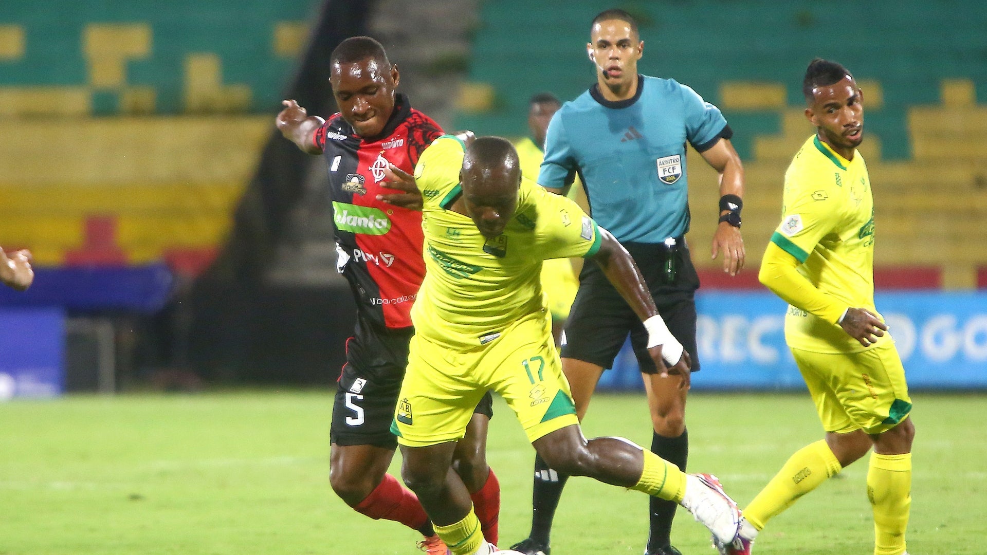 Bucaramanga vs. Cúcuta terminó con jugada de gol anulada por mano - VizzorImage