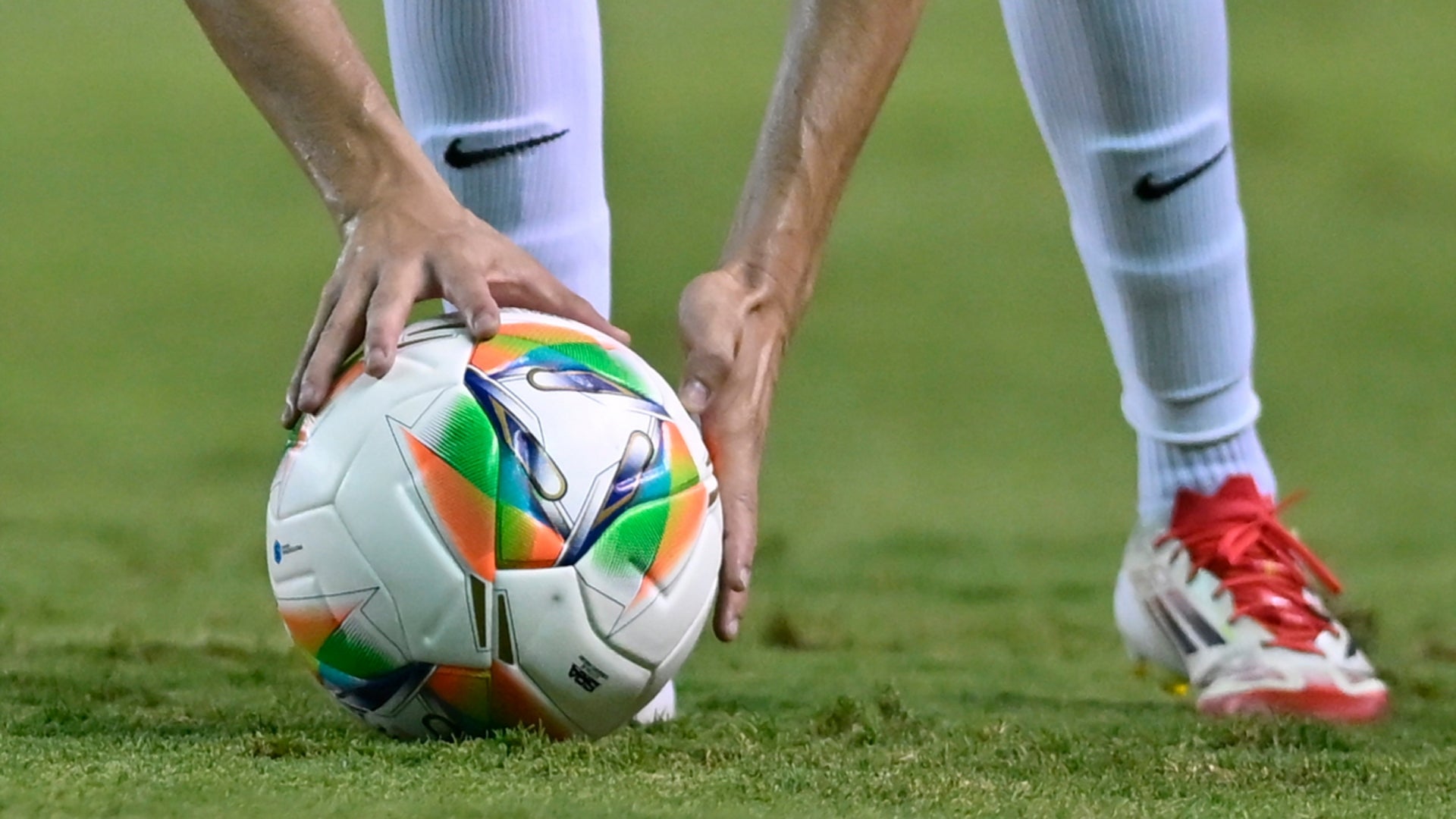 Luto en el fútbol tras la caída de un rayo