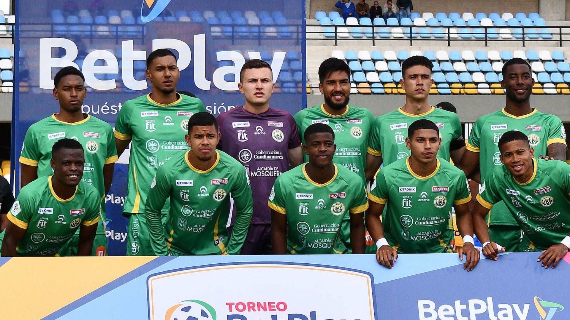 Real Cundinamarca por poco sufre insólito de Boca por un blooper defensivo - VizzorImage