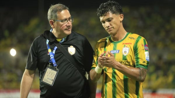 Fredy Montero por poco marca un golazo con Real Cartagena Fredy Montero por poco marca un golazo con Real Cartagena