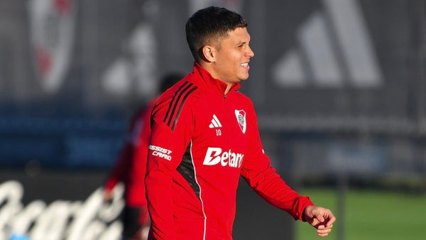 Juan Fernando Quintero enfrenta un enigma en su futuro en clubes Juan Fernando Quintero enfrenta un enigma en su futuro en clubes