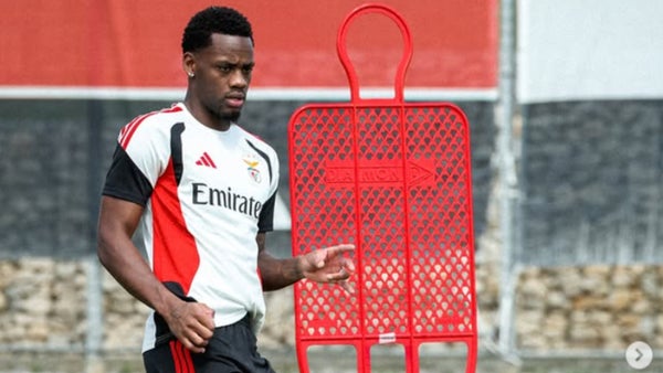 Jhon Durán protagonizó tenso cruce con compañero de Benfica Jhon Durán protagonizó tenso cruce con compañero de Benfica