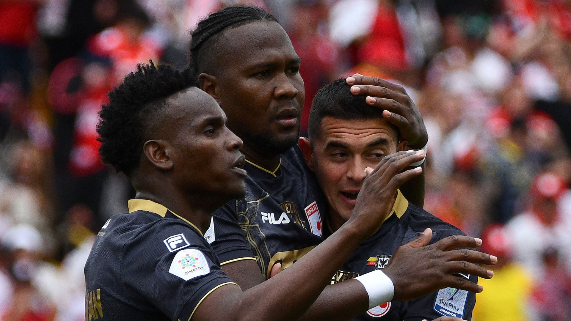 Santa Fe venció a Boyacá Chicó por tanto de Rodallega y un autogol - VizzorImage