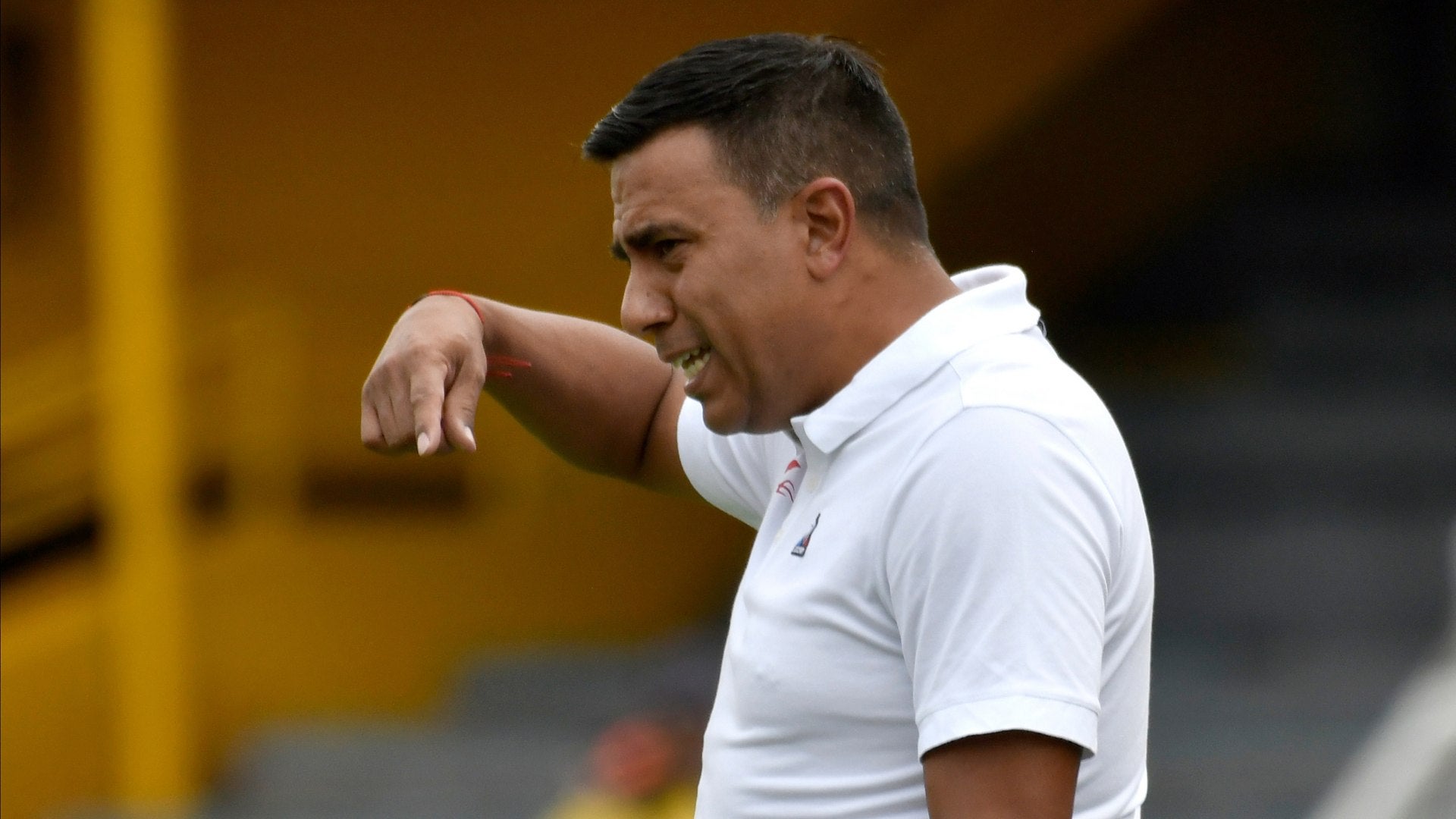 César Farías se quedó sin club