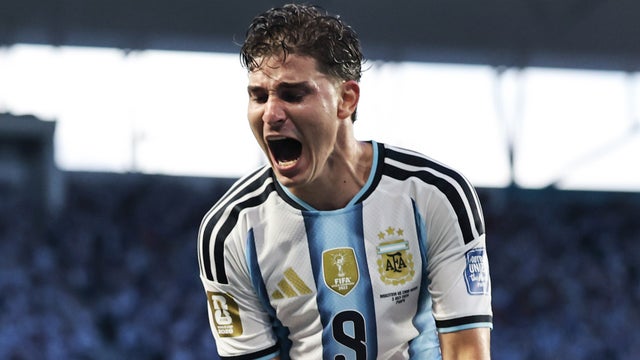 Julián Álvarez genera presión por su posible fichaje con Barcelona