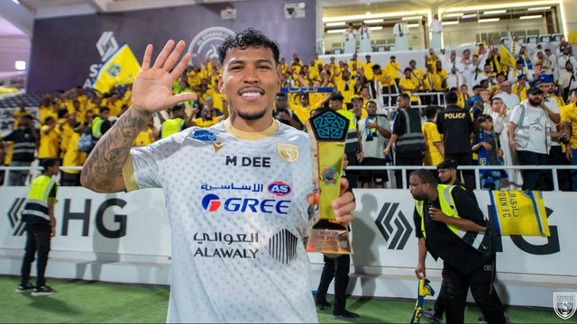 Roger Martínez es presentado con su nuevo club