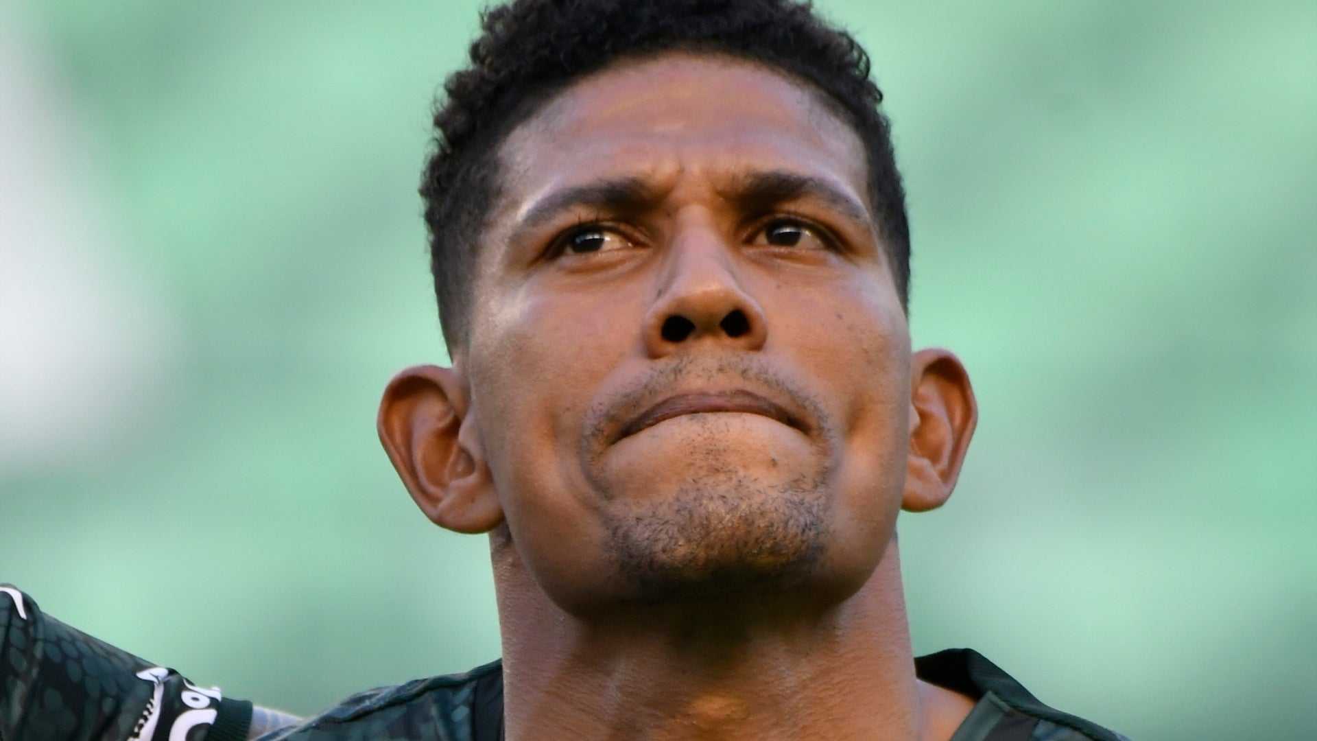 Alexander Mejía reveló cómo ha ayudado a los afectados por el fuerte sismo - VizzorImage