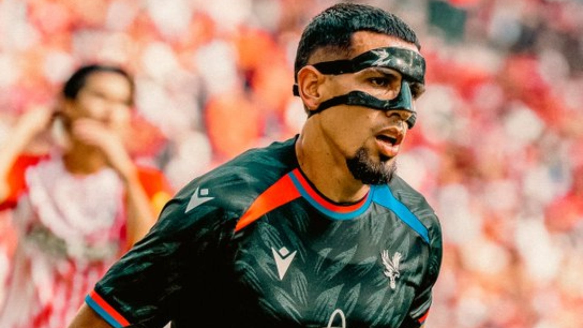 Daniel Muñoz genera dudas en Crystal Palace por llamativos gestos - @CPFC