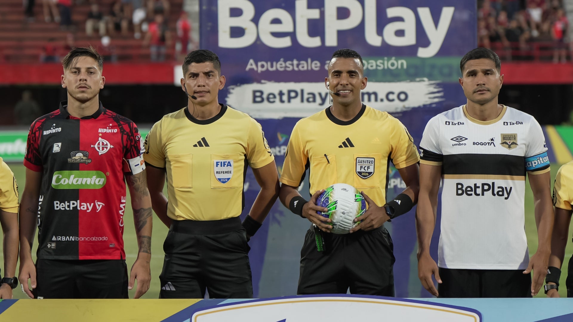 Defensa de Cúcuta vio roja vs. Inter Bogotá tras golpe de cabezas - VizzorImage