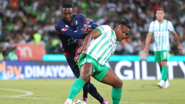 Atlético Nacional pateó penal contra Fortaleza tras llamado VAR Atlético Nacional pateó penal contra Fortaleza tras llamado VAR