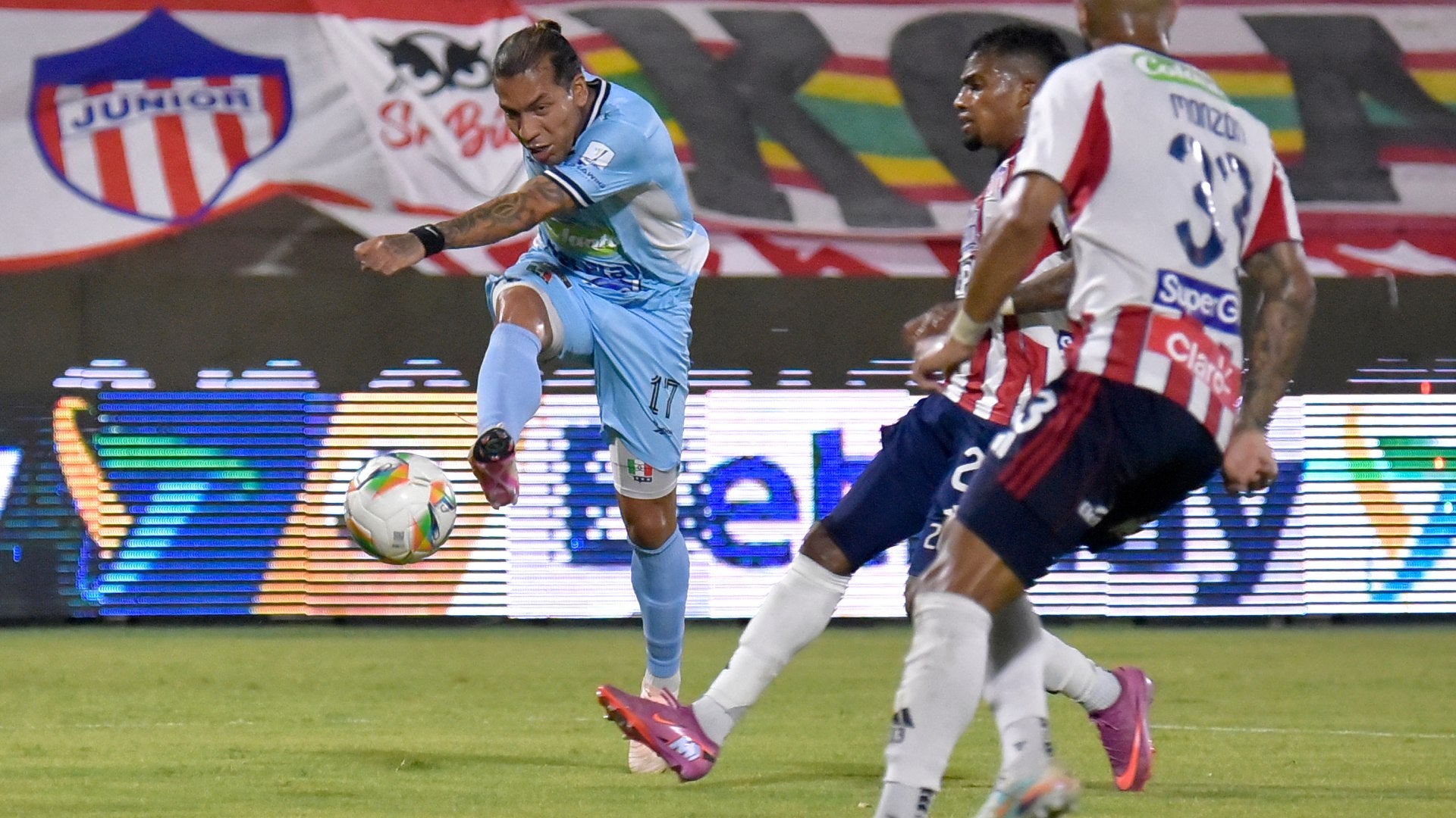 Dayro Moreno aumentó su racha goleadora