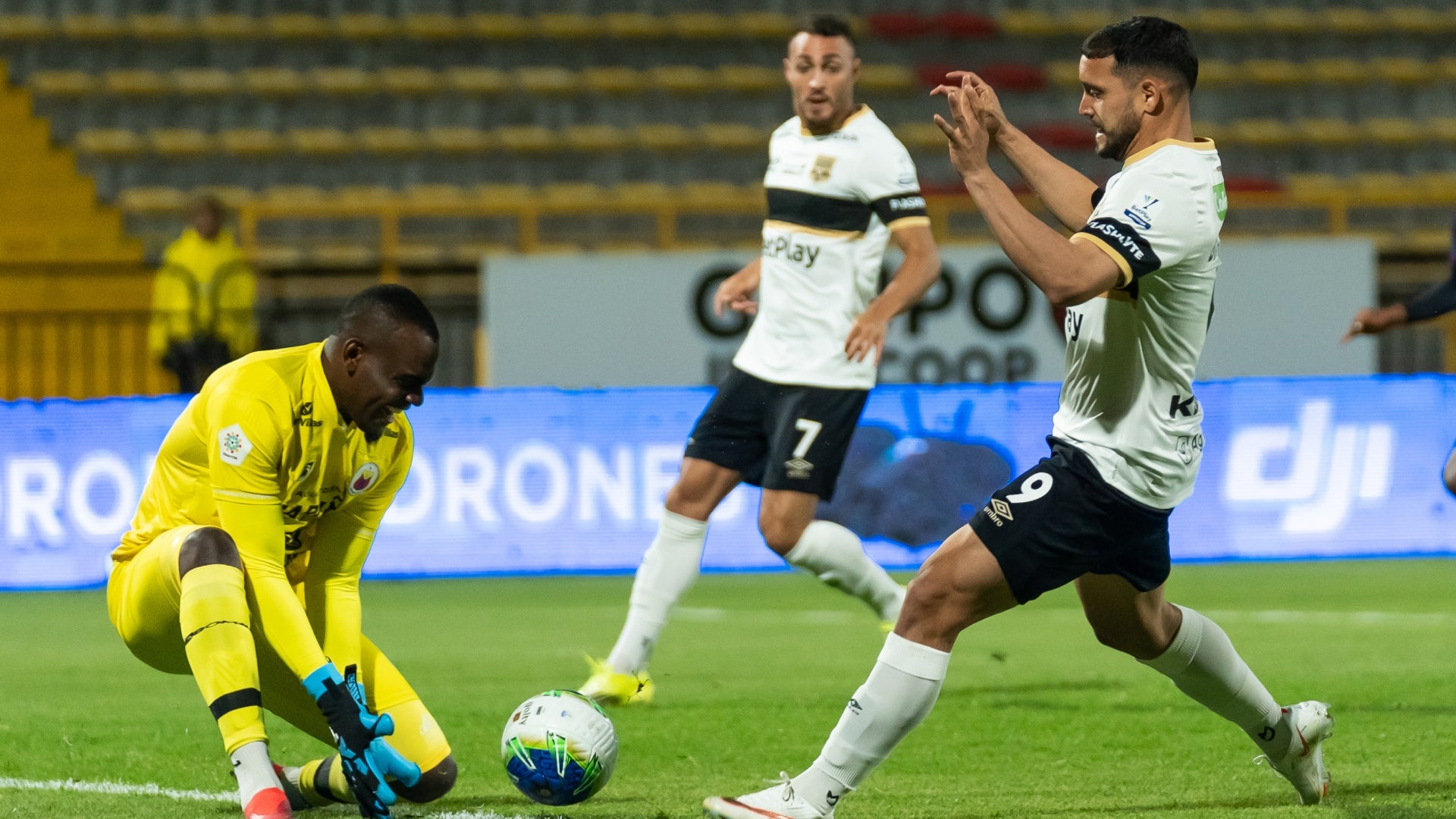 Pasto se salvó del gol de Inter de Bogotá por un fuera de lugar - VizzorImage