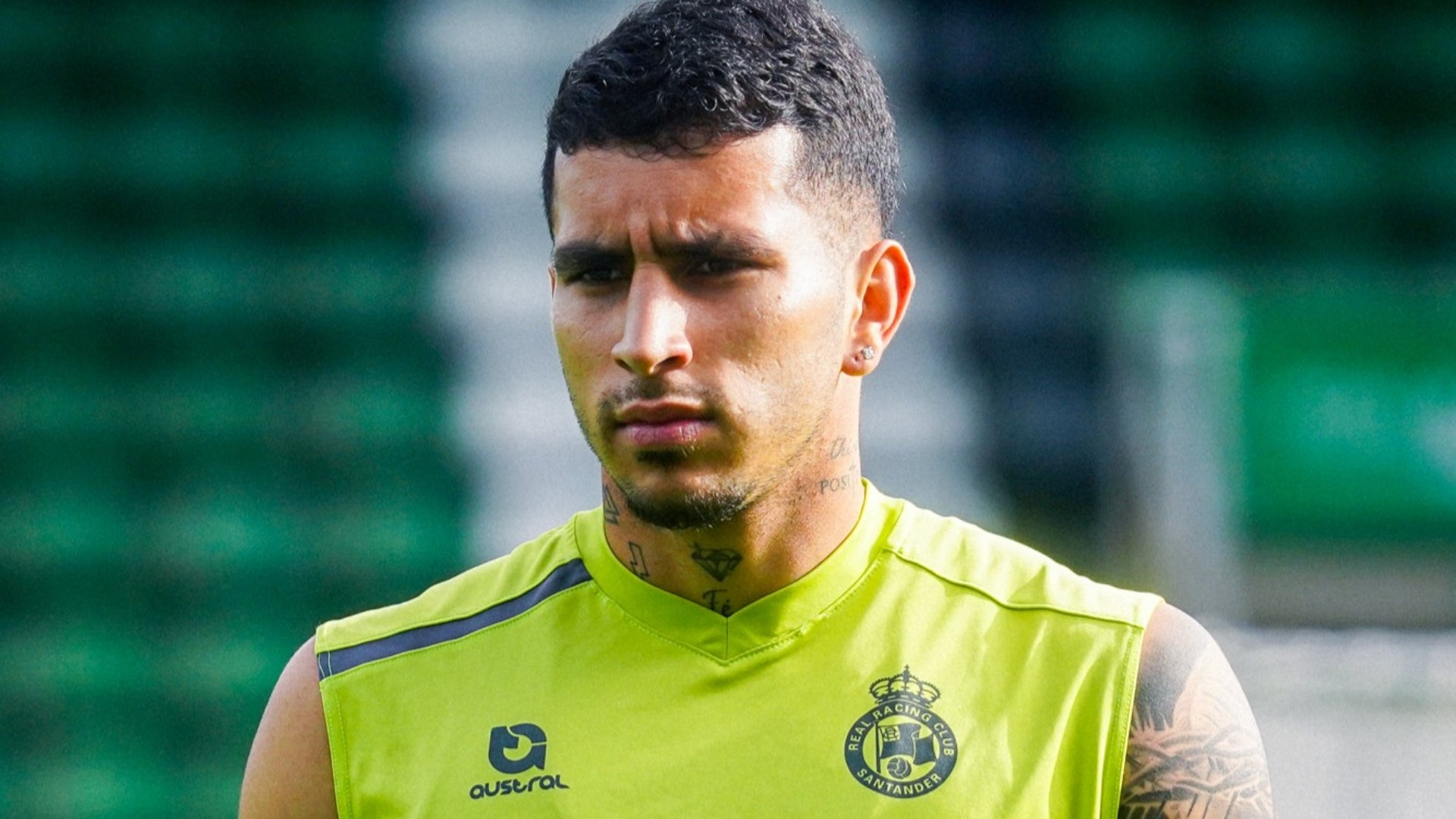 Gustavo Puerta salió de España ¿Su futuro estará en Inglaterra? - @realracingclub