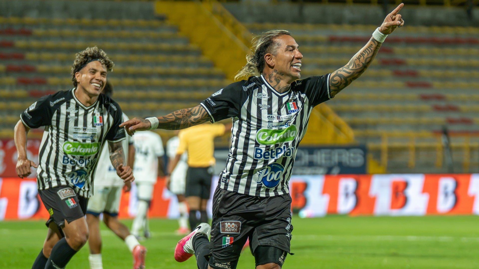 Once Caldas venció a Fortaleza con golazo de Dayro y entró a los 8 - VizzorImage