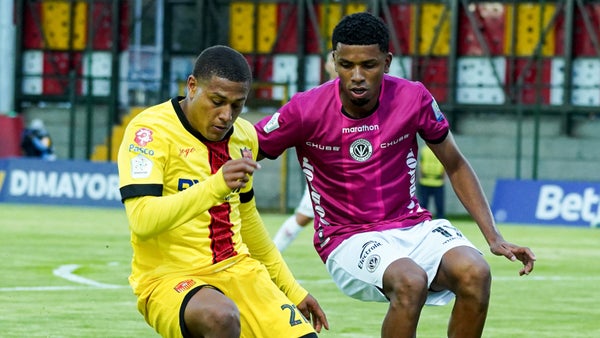 Independiente Valle del Cauca aprovechó error de Bogotá y marcó gol