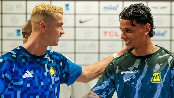 Richard Ríos debutó y tuvo especial encuentro con Cristiano Ronaldo Richard Ríos debutó y tuvo especial encuentro con Cristiano Ronaldo