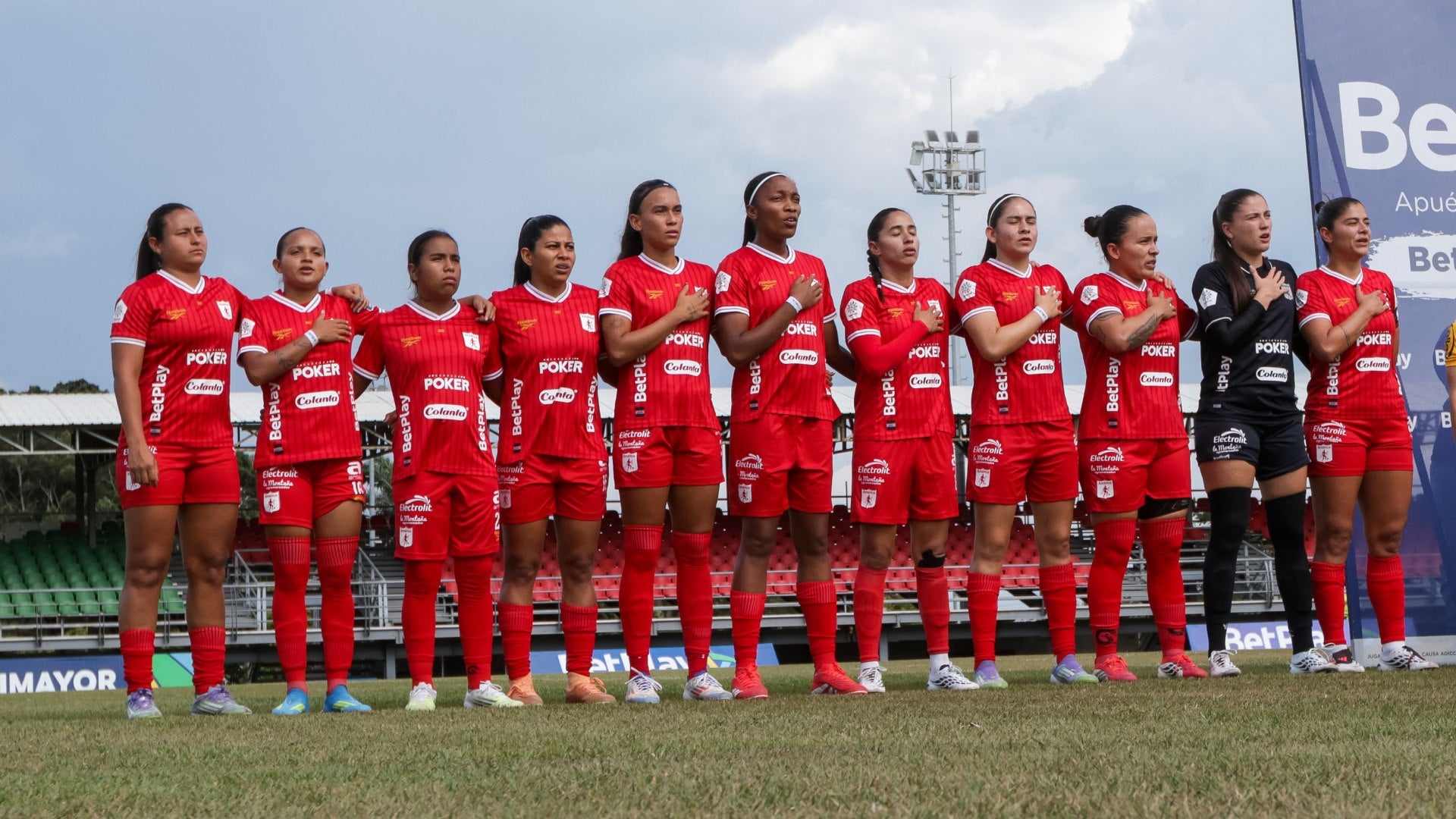América casi marca ante Santa Fe